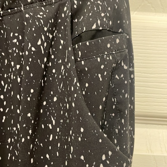 Lululemon joggers - Picture 3 of 6